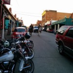 chevaux et motos dans la rue à Stock Yard, Fort Worth, Texas