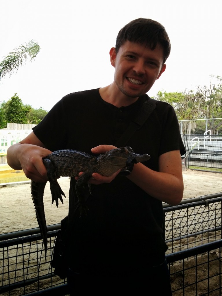 Maxime avec un bébé alligator